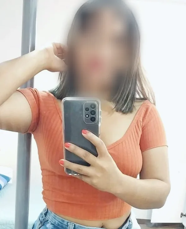 Evie, 26