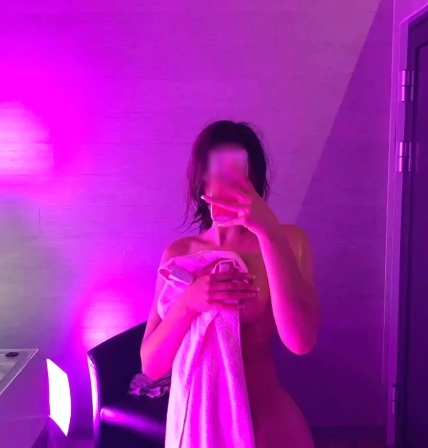Karolina, 18