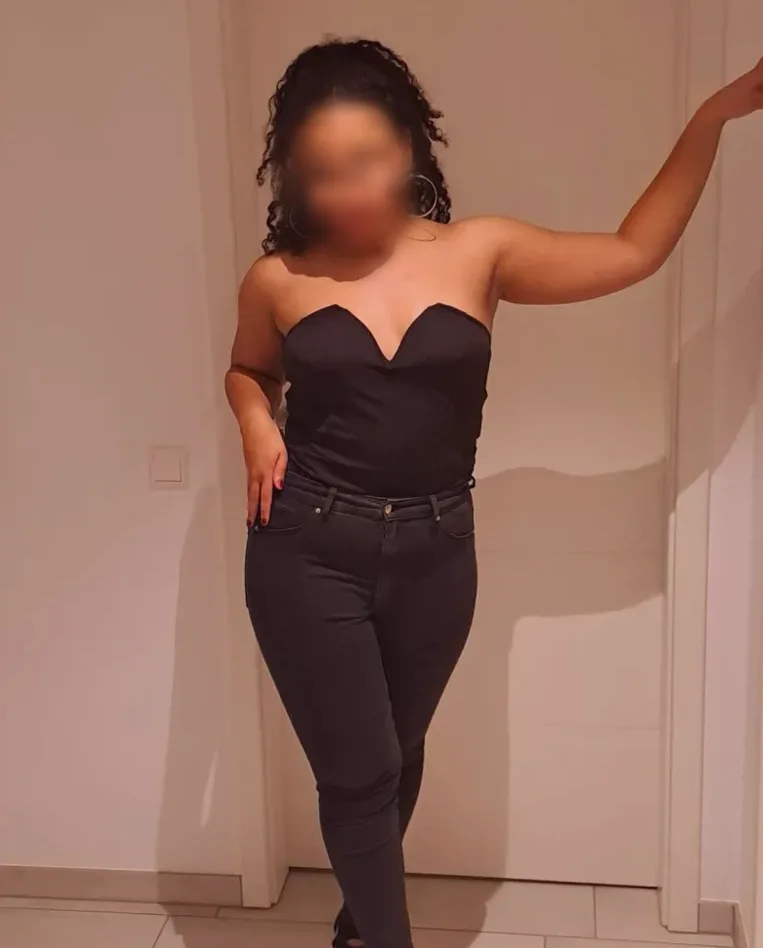 Maya, 27