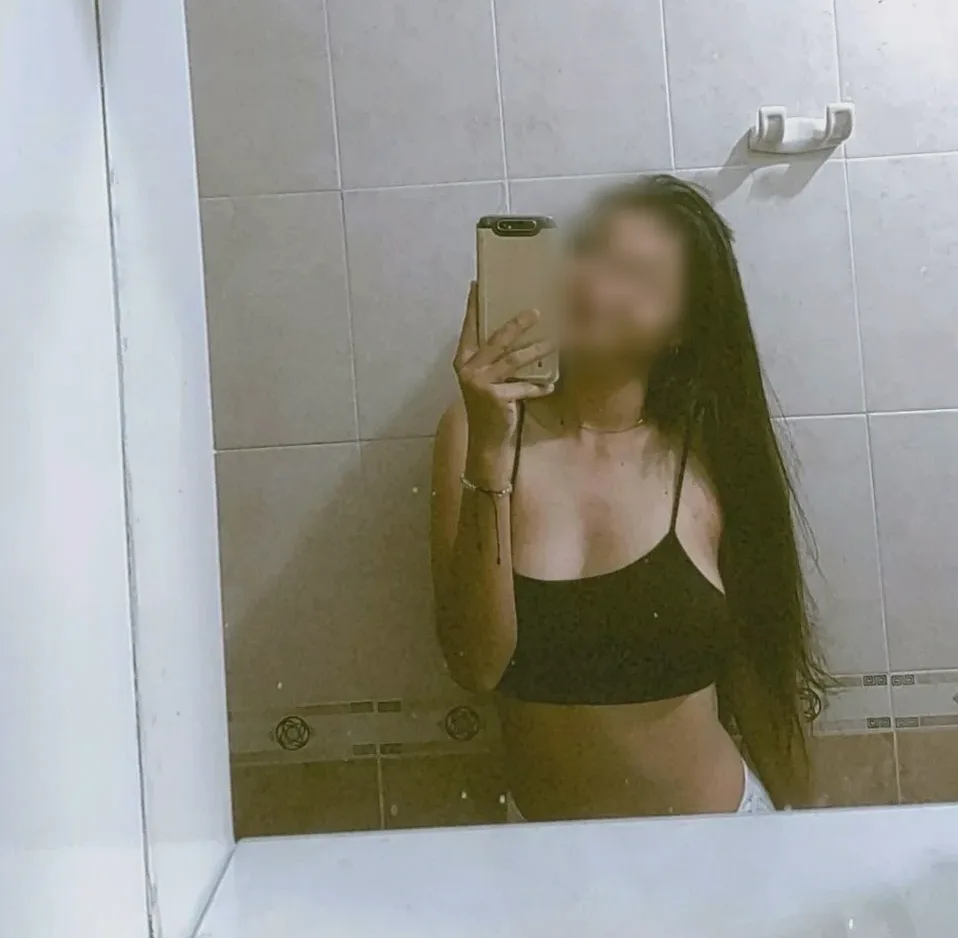 Rhian, 22